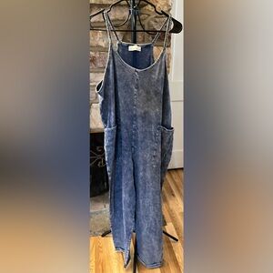 (NWOT) Zenana Blue Mineral Wash Jumpsuit Wide Leg Boho Casual Romper